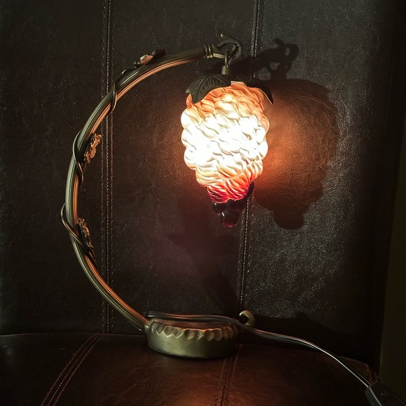 Vintage Grape Cluster Table Lamp - Picture 2 of 7